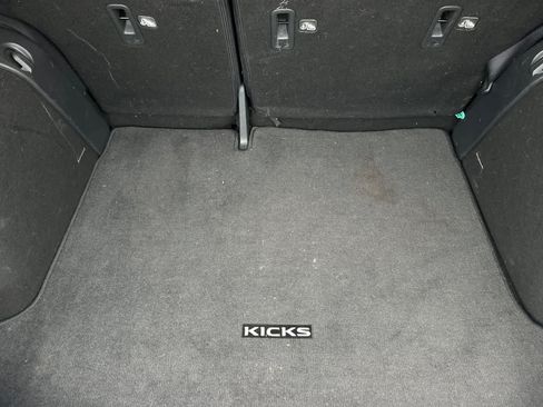 Certified 2023 Nissan Kicks SR FWD image 17