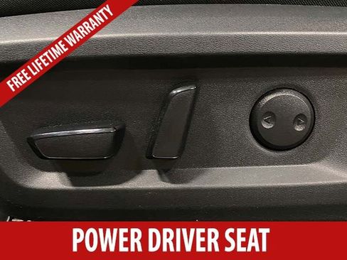 Used 2025 Nissan Rogue SV FWD image 8