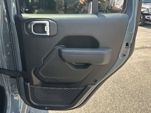 New 2026 Jeep Gladiator Sport AWD/4WD image 15