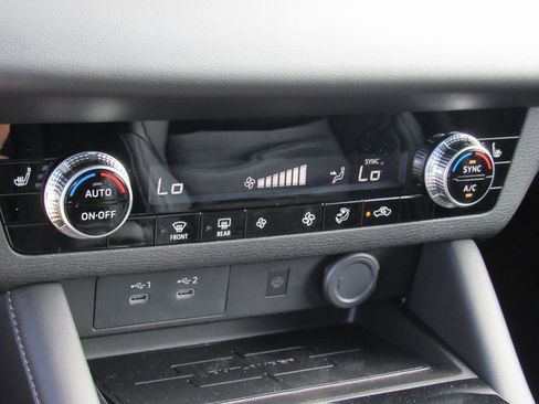 New 2025 Mitsubishi Outlander SE image 20