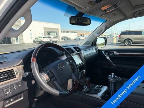 Used 2014 Lexus GX 460 w/ Premium Package AWD/4WD image 16