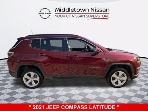 Used 2021 Jeep Compass Latitude w/ Convenience Group AWD/4WD image 2