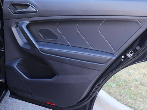 Used 2024 Volkswagen Tiguan SE R-Line image 22