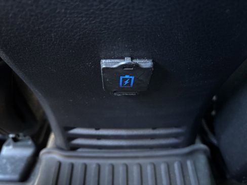 Used 2019 Toyota Tacoma TRD Sport image 10