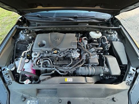 Used 2025 Toyota Camry SE image 11