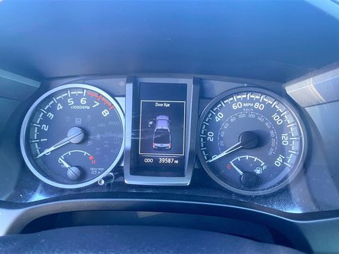 Used 2023 Toyota Tacoma image 9