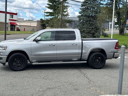 Used 2019 RAM 1500 Laramie AWD/4WD image 4