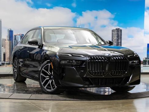 Used 2026 BMW 760i xDrive AWD/4WD image 1