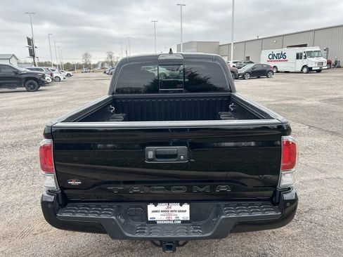 Used 2023 Toyota Tacoma TRD Off-Road w/ Technology Package image 7