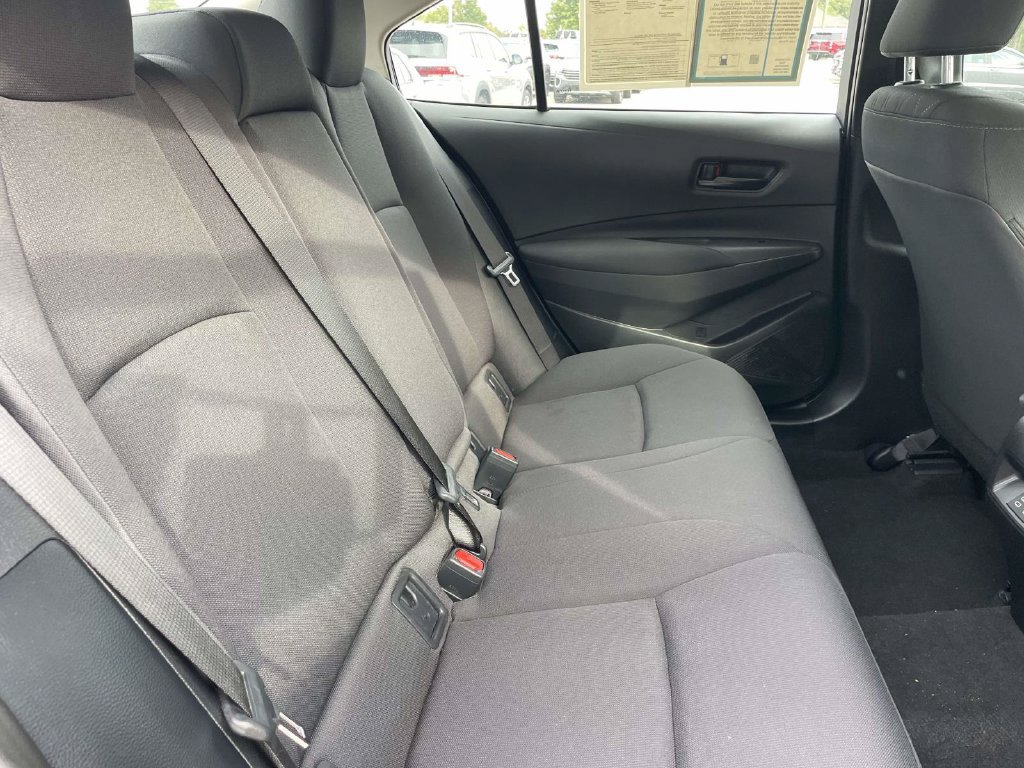 Used 2025 Toyota Corolla LE FWD image 11