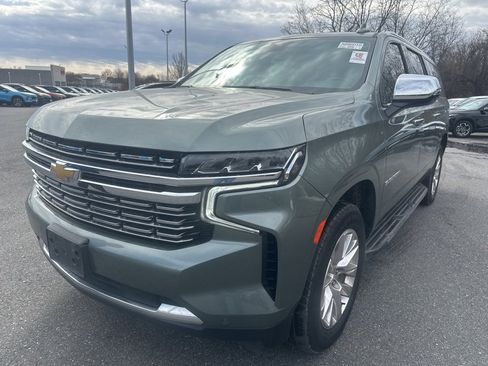 Used 2023 Chevrolet Suburban Premier image 1