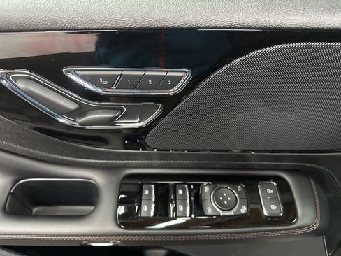 Used 2024 Lincoln Aviator Premiere w/ Premium Package image 19