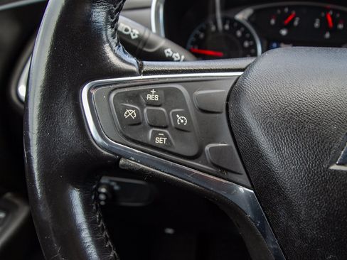 Used 2019 Chevrolet Equinox LT FWD image 22