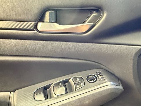 Used 2025 Nissan Altima 2.5 SV FWD image 18