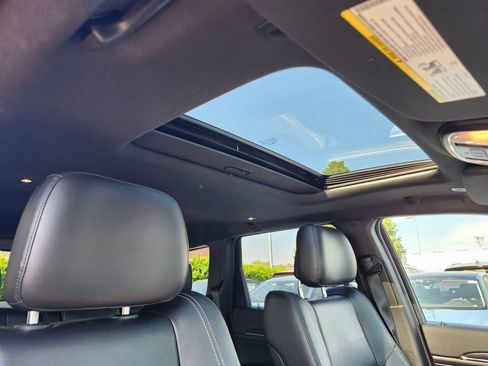 Used 2017 Jeep Grand Cherokee Limited AWD/4WD image 13