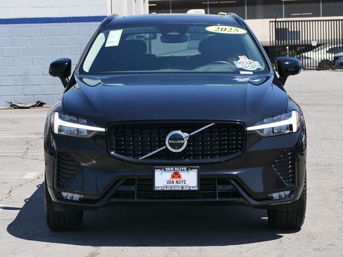 Used 2025 Volvo XC60 B5 Plus AWD/4WD image 6