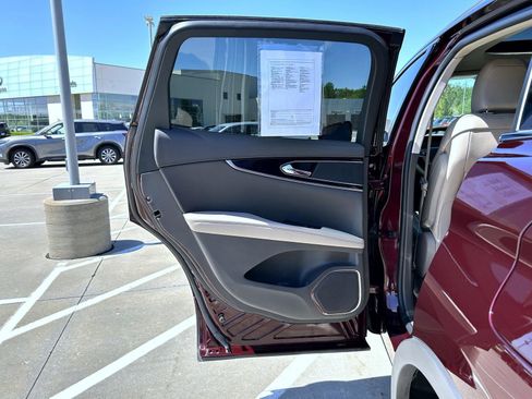 Used 2023 Lincoln Nautilus Reserve w/ Cargo Utility Package AWD/4WD image 20