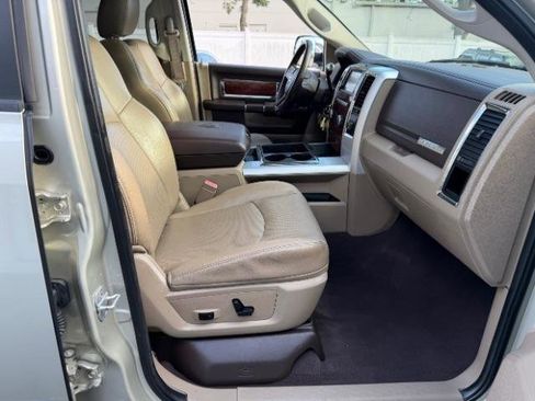 Used 2010 Dodge Ram 3500 Truck Laramie w/ Chrome Accents Group image 34