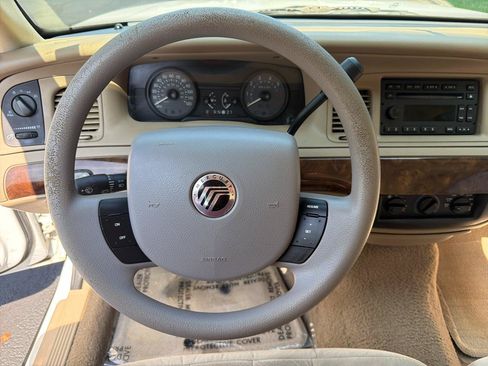 Used 2008 Mercury Grand Marquis GS RWD image 36
