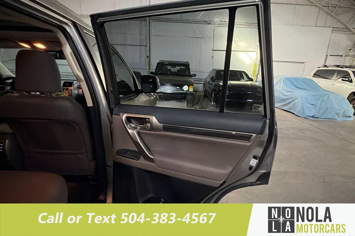 Used 2020 Lexus GX 460 Premium w/ Premium Package AWD/4WD image 27