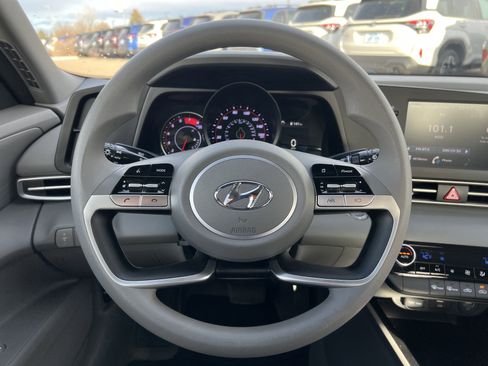 Used 2023 Hyundai Elantra SEL image 28