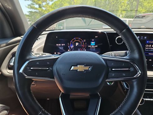 Used 2024 Chevrolet Traverse LT FWD image 19