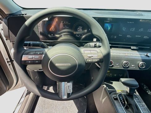 New 2027 Hyundai Kona SE FWD image 8