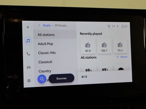 Used 2025 Toyota Corolla LE image 27