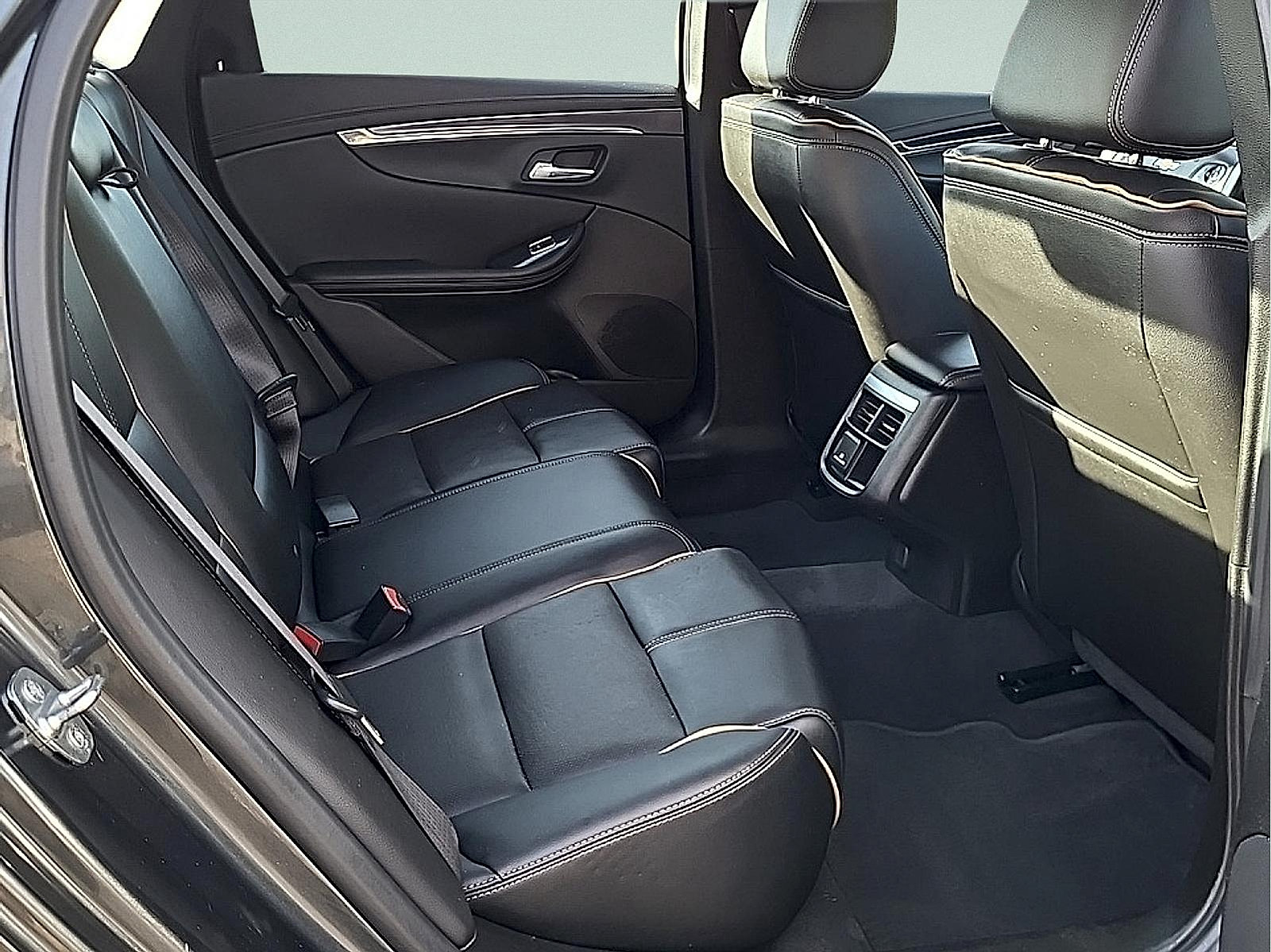 Used 2019 Chevrolet Impala Premier FWD image 11