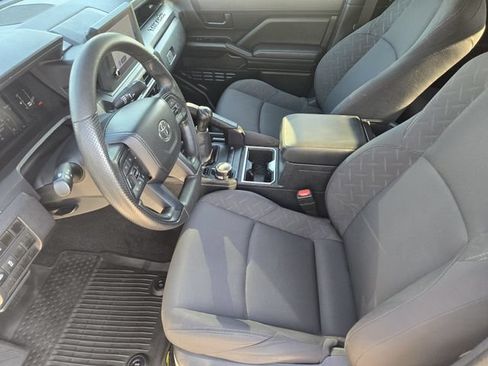 Used 2024 Toyota Tacoma SR w/ SR Upgrade Package AWD/4WD image 11