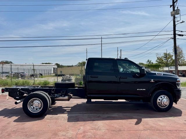 New 2027 RAM 3500 Big Horn w/ Laramie Trim Package AWD/4WD image 4