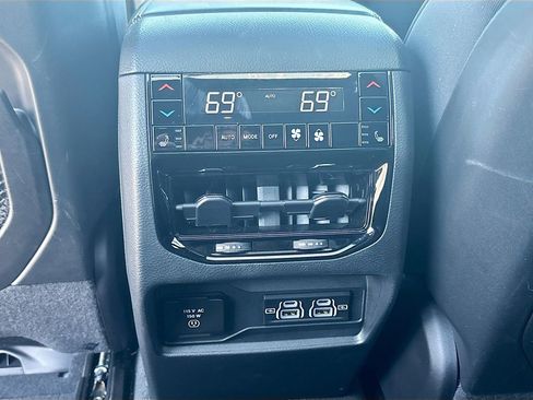 Used 2024 Jeep Grand Cherokee Overland w/ Advanced Protech Group III AWD/4WD image 17