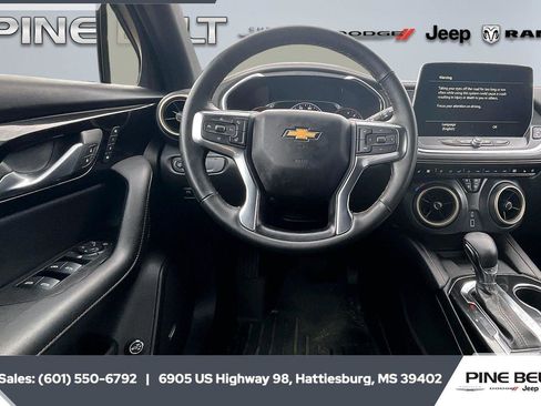 Used 2025 Chevrolet Blazer Premier w/ Enhanced Convenience Package image 7