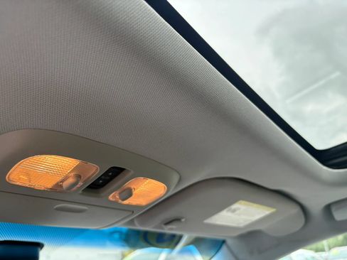 Used 2010 Lincoln MKZ FWD image 15