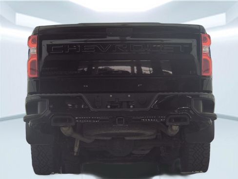 Used 2021 Chevrolet Silverado 1500 LT Trail Boss w/ Convenience Package II image 11