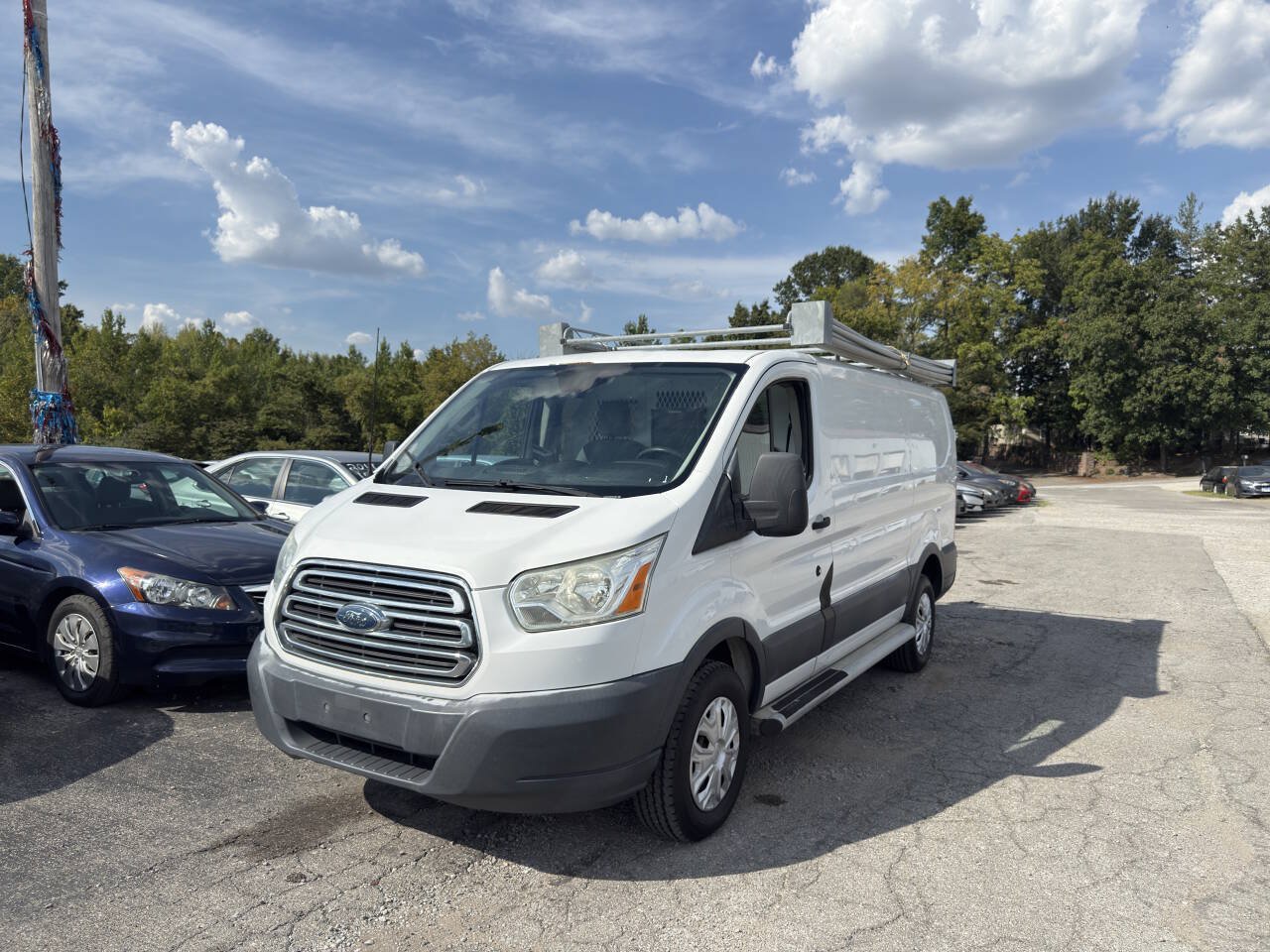 Used 2015 Ford Transit 250 130 Low Roof RWD image 2