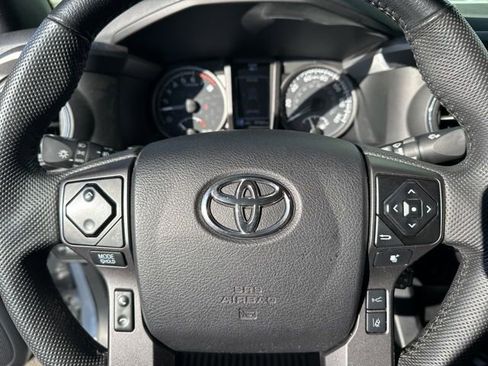 Used 2022 Toyota Tacoma TRD Off-Road w/ TRD Premium Off Road Package image 23