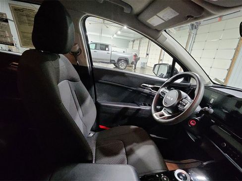 Used 2024 Kia Sportage LX image 13