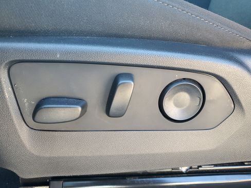 Used 2026 Chevrolet Colorado W/T w/ WT Convenience Package II image 14