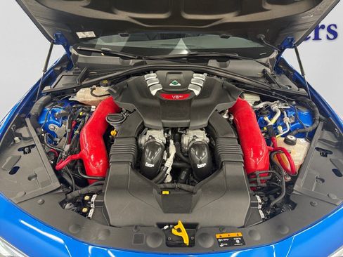 Used 2022 Alfa Romeo Giulia Quadrifoglio image 5