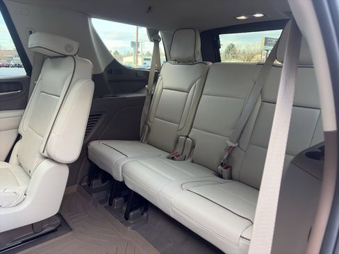 Used 2022 GMC Yukon Denali w/ Denali Premium Package image 15