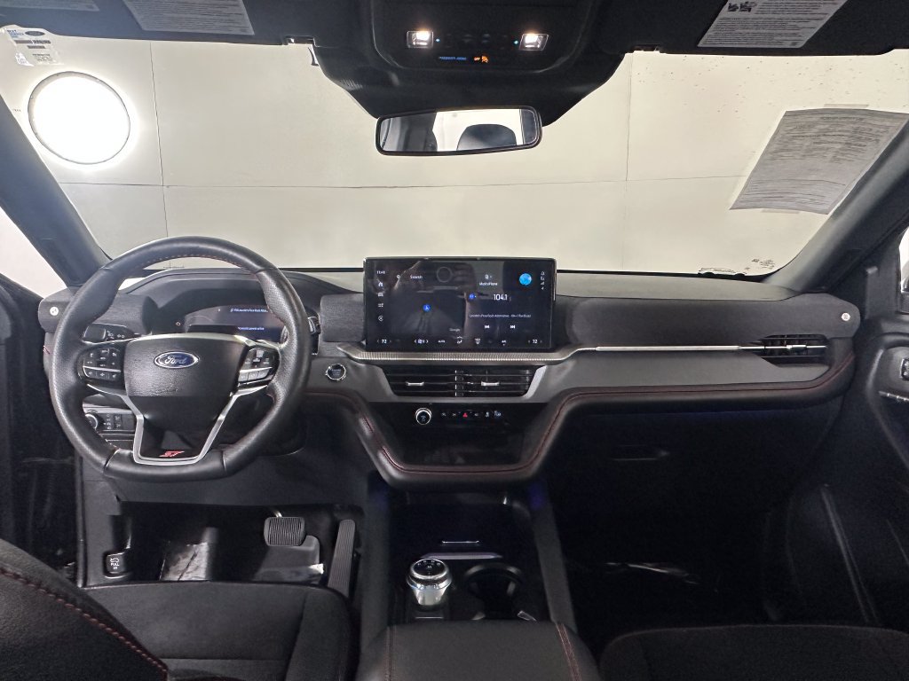 Used 2025 Ford Explorer ST AWD/4WD image 29