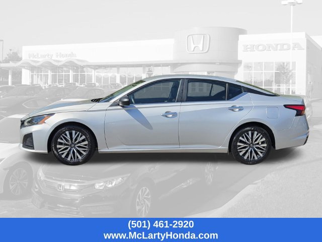 Used 2024 Nissan Altima 2.5 SV FWD image 2
