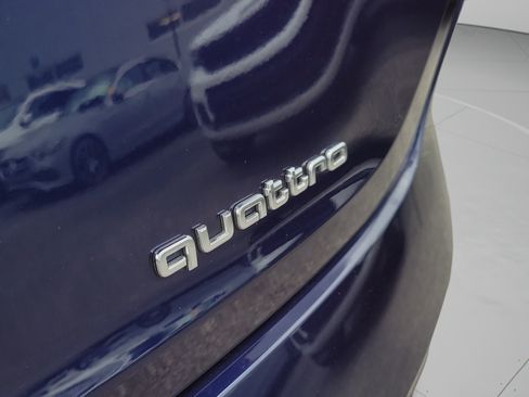 Used 2022 Audi e-tron Premium AWD/4WD image 33