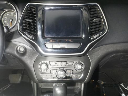 Used 2020 Jeep Cherokee Limited image 15