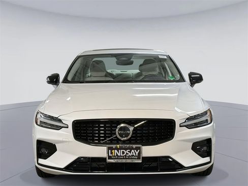 Used 2023 Volvo S60 B5 Plus image 8