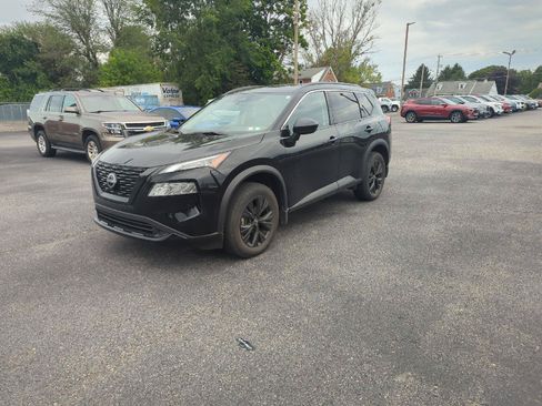Used 2023 Nissan Rogue SV w/ SV Premium B Package AWD/4WD image 3