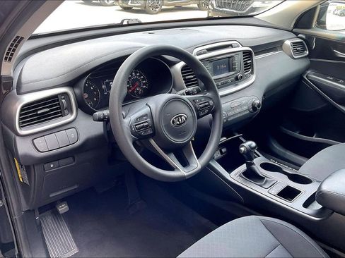 Used 2017 Kia Sorento LX FWD image 13