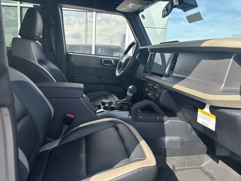 New 2025 Ford Bronco Big Bend w/ Black Diamond Package image 9