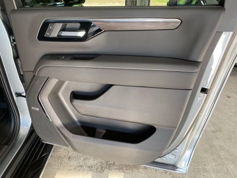 New 2026 Chevrolet Suburban Premier w/ Sun And Tow Package image 24